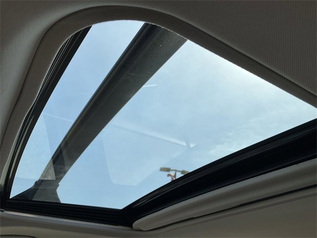 Thumbnail: 2025 Toyota RAV4 - 15