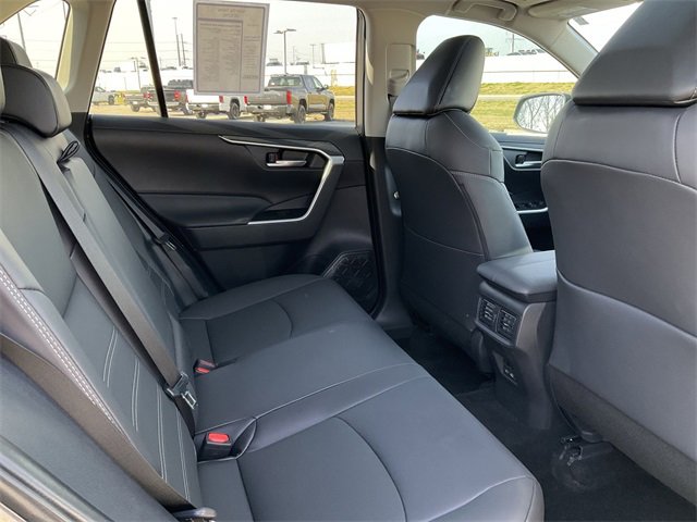 Thumbnail: 2025 Toyota RAV4 - 17