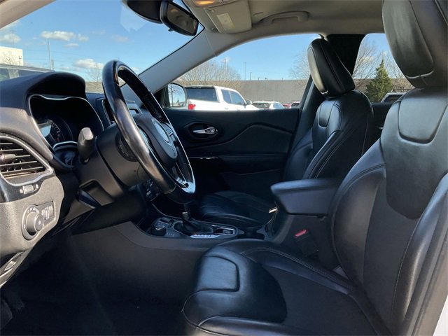 Thumbnail: 2021 Jeep Cherokee - 13