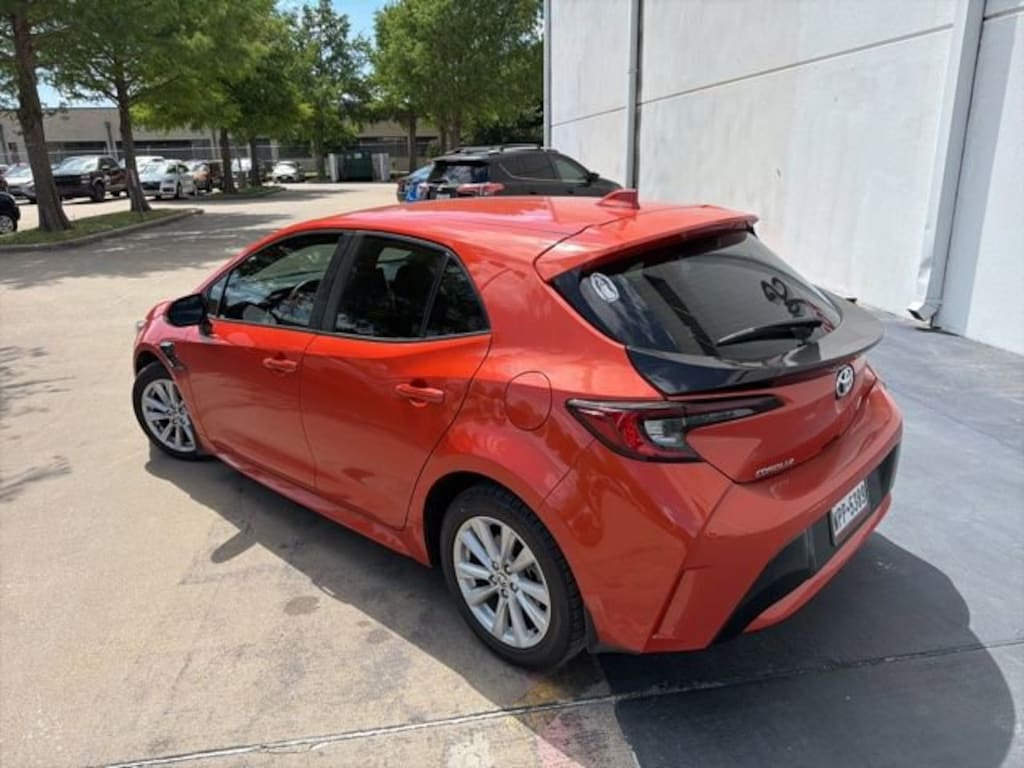 Used 2025 Toyota Corolla Hatchback SE Hatchback