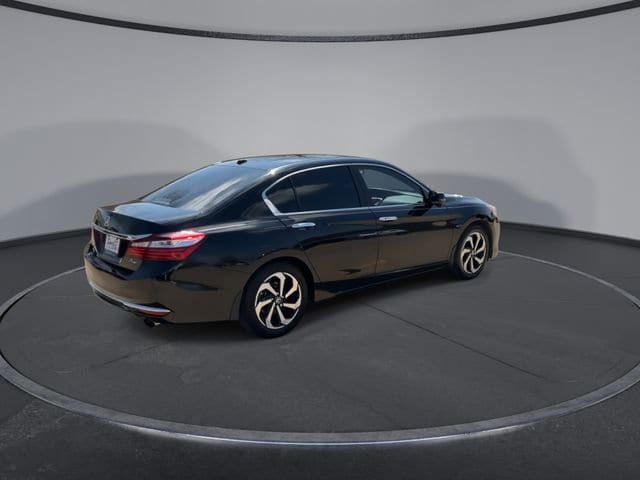 Thumbnail: 2017 Honda Accord - 8