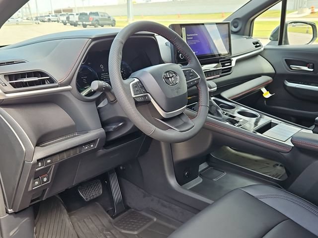 Thumbnail: 2026 Toyota Sienna - 10