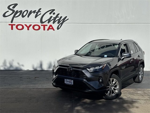 2025 Toyota RAV4 XLE Premium's photo