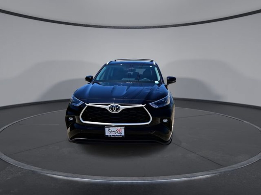 Certified 2026 Toyota Highlander Hybrid XLE SUV