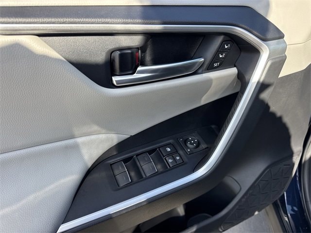 Thumbnail: 2025 Toyota RAV4 - 13