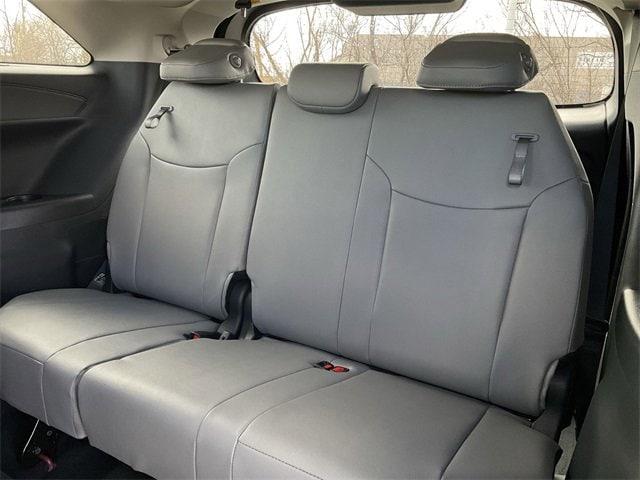 Thumbnail: 2026 Toyota Sienna - 17