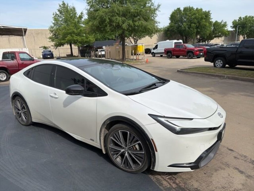 Used 2024 Toyota Prius XLE Hatchback