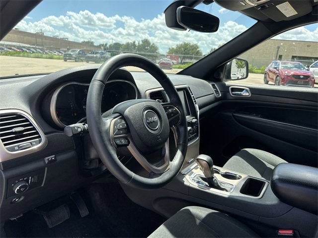 Thumbnail: 2017 Jeep Grand Cherokee - 10