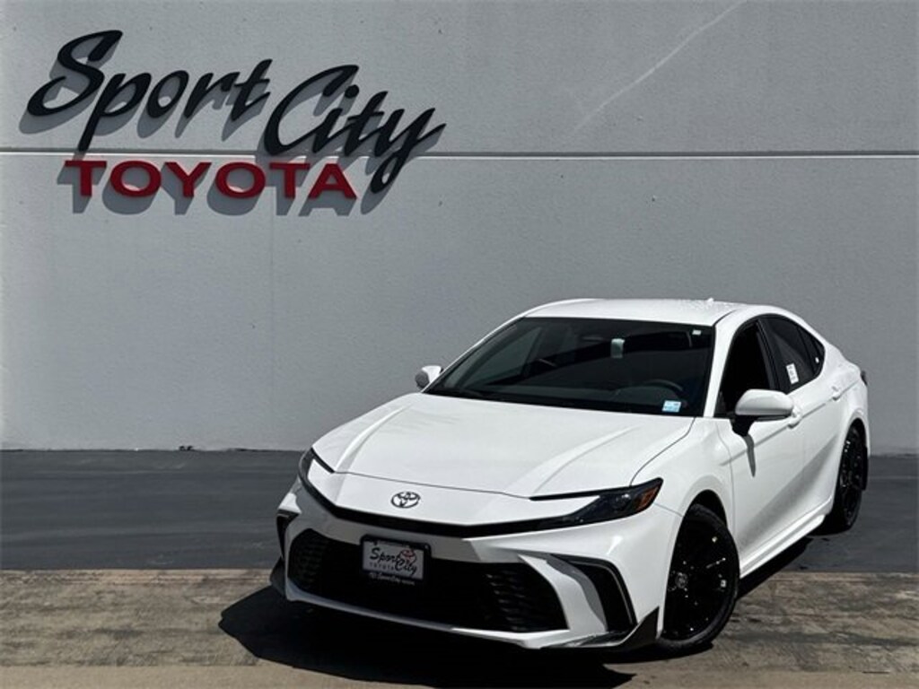Used 2025 Toyota Camry SE Sedan