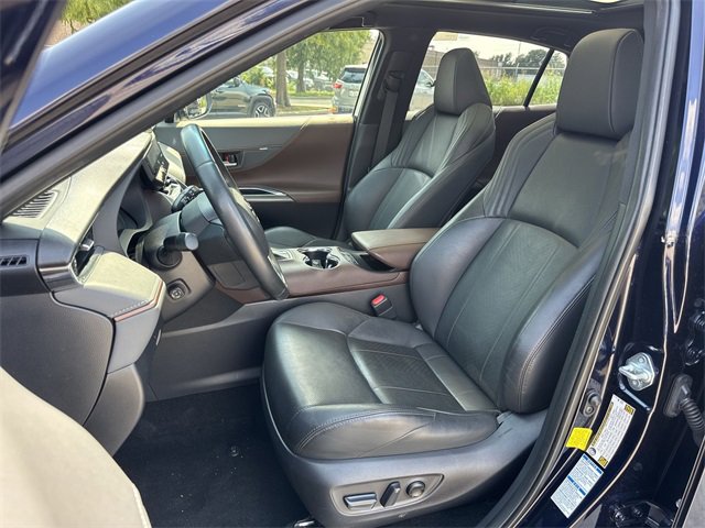 Thumbnail: 2021 Toyota Venza - 12