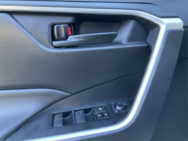 Thumbnail: 2025 Toyota RAV4 - 14