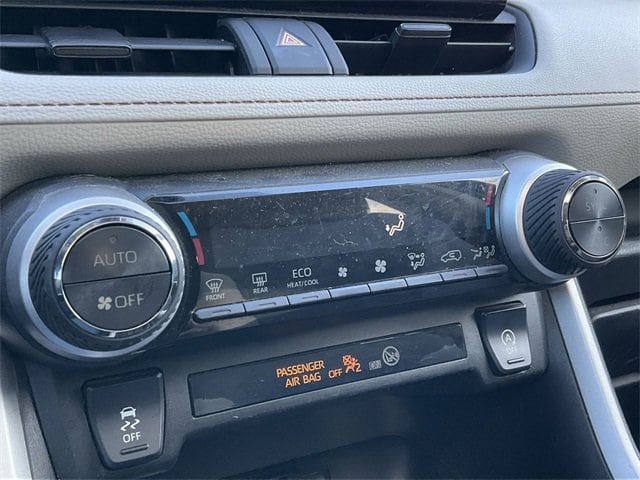 Thumbnail: 2021 Toyota RAV4 - 16