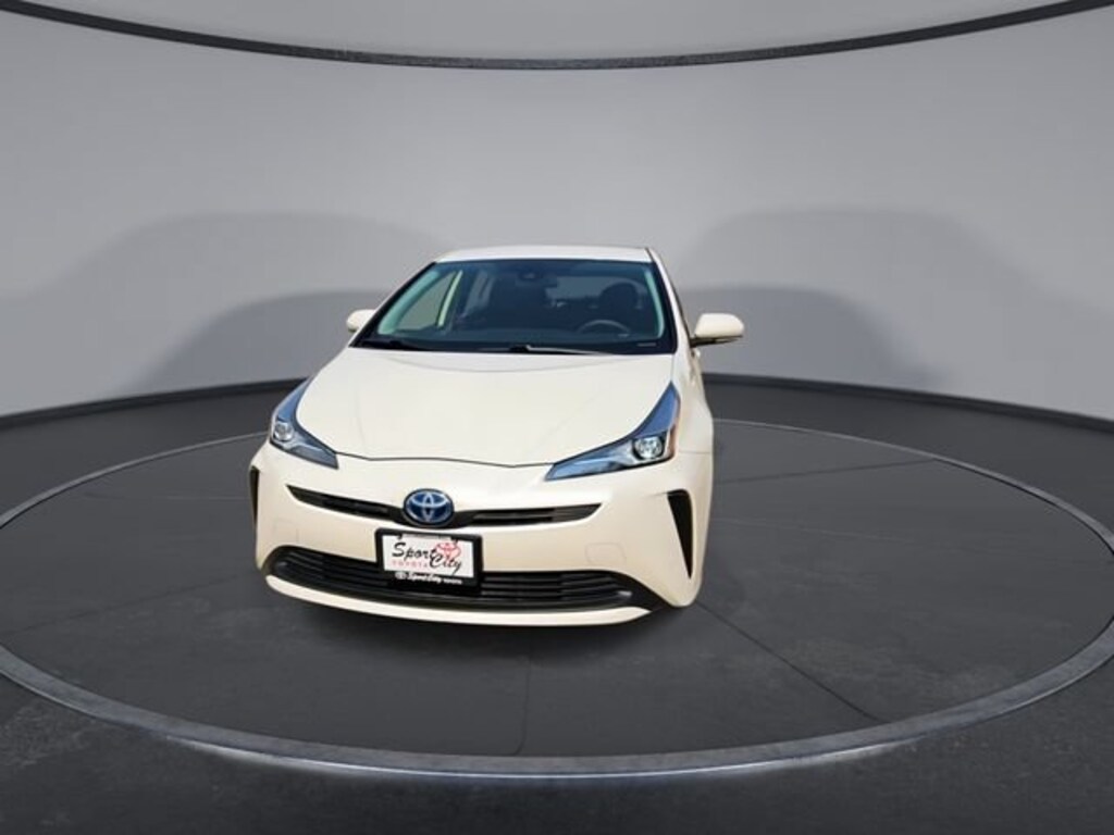 Used 2020 Toyota Prius L Hatchback