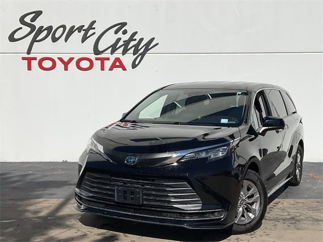 Thumbnail: 2021 Toyota Sienna - 1