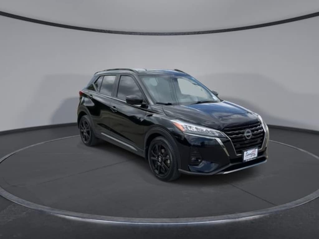 Used 2024 Nissan Kicks SR SUV