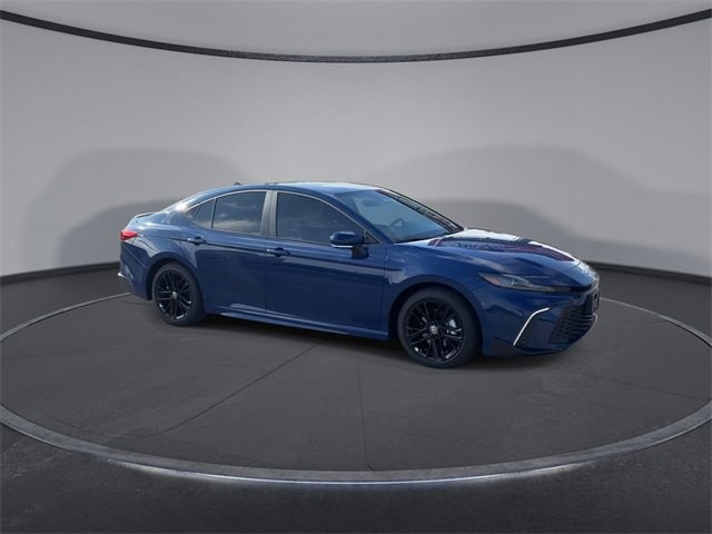 2025 Toyota Camry SE 2