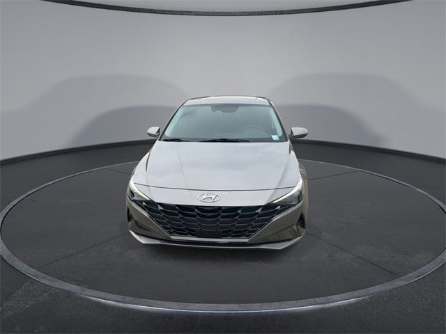 Thumbnail: 2022 Hyundai Elantra - 3