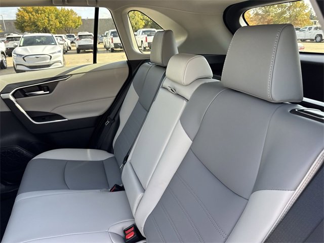 Thumbnail: 2025 Toyota RAV4 - 17