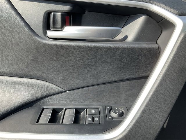 Thumbnail: 2025 Toyota RAV4 - 14