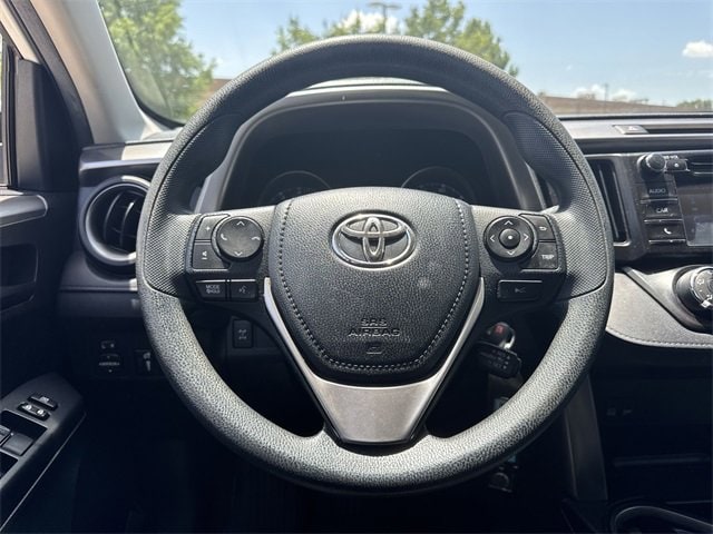 Thumbnail: 2018 Toyota RAV4 - 17