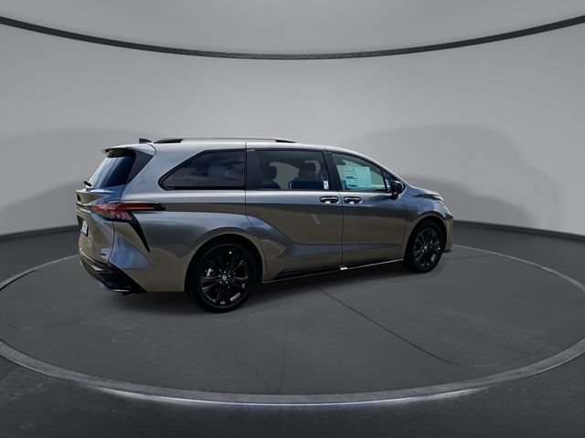 Thumbnail: 2026 Toyota Sienna - 8