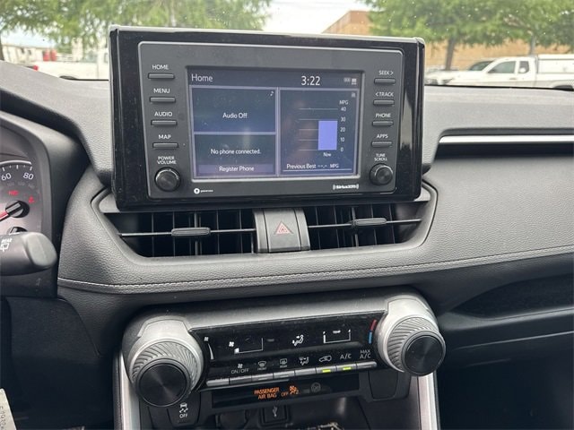2020 Toyota RAV4 LE 19