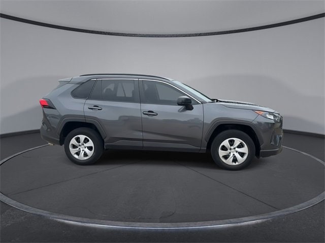 2020 Toyota RAV4 LE 9