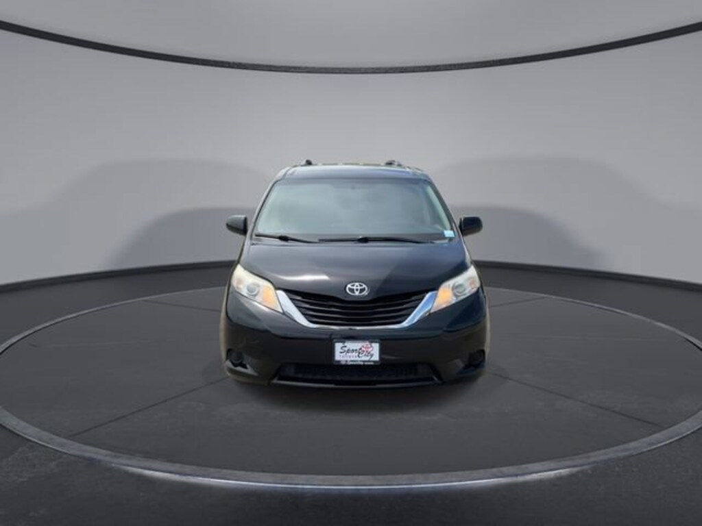 Used 2015 Toyota Sienna LE Van