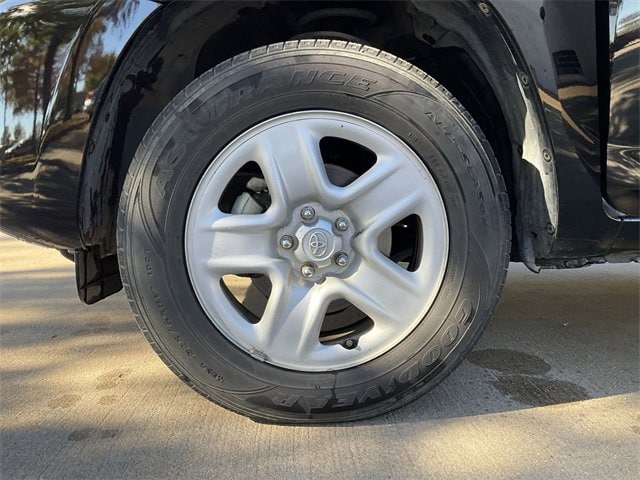 Thumbnail: 2010 Toyota RAV4 - 11