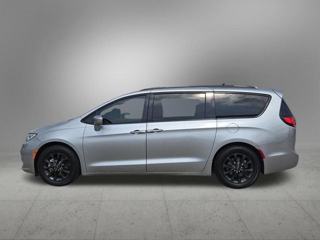 Thumbnail: 2021 Chrysler Pacifica - 2