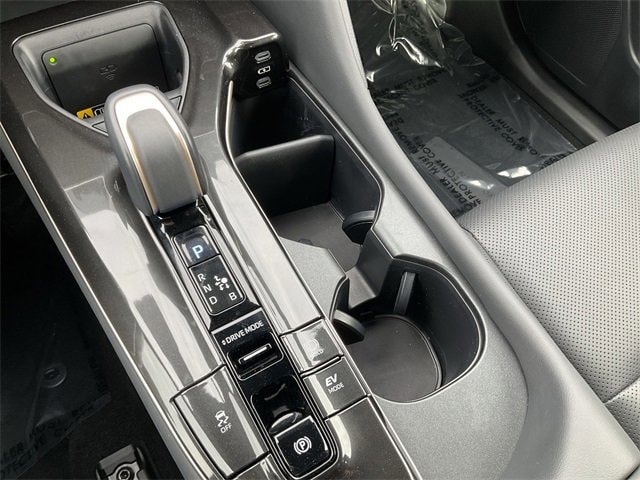 Thumbnail: 2025 Toyota Crown - 25