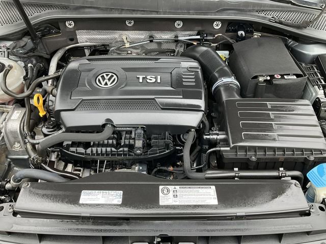 Thumbnail: 2016 Volkswagen Golf - 11