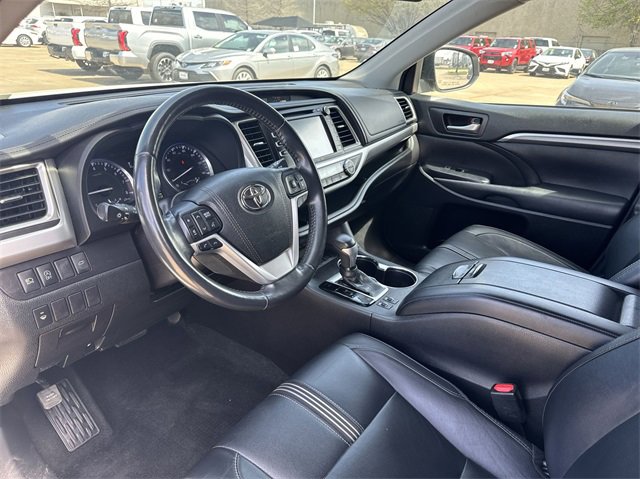 Thumbnail: 2018 Toyota Highlander - 10