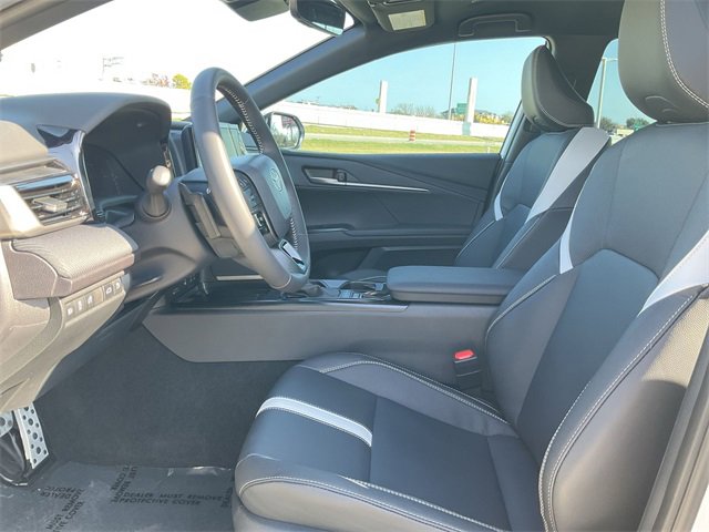 Thumbnail: 2025 Toyota Camry - 13