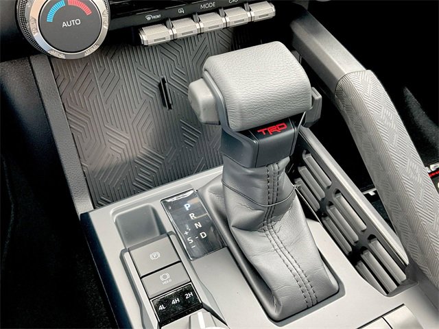 2025 Toyota Tacoma TRD Off-Road 24