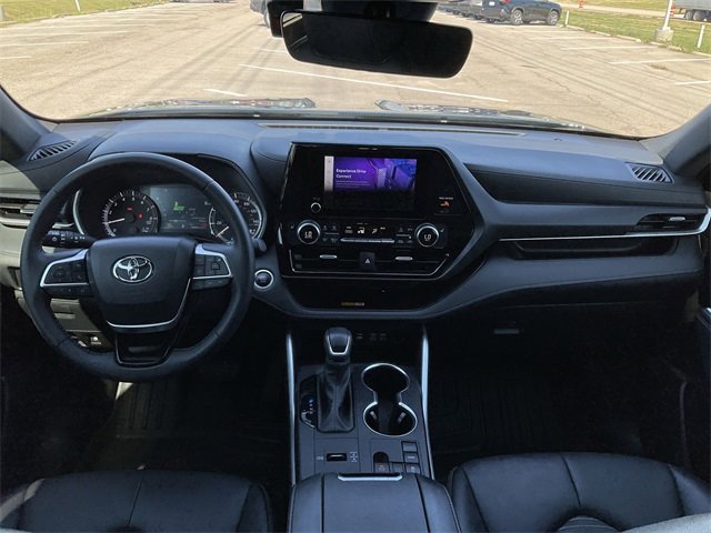 Thumbnail: 2024 Toyota Highlander - 20