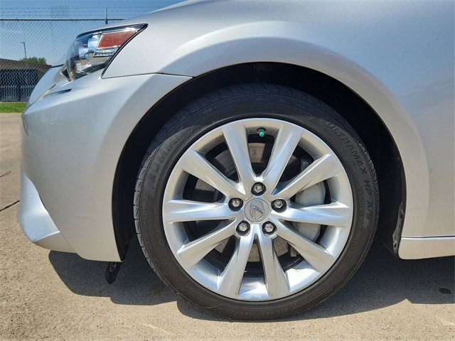 Thumbnail: 2016 Lexus IS - 12