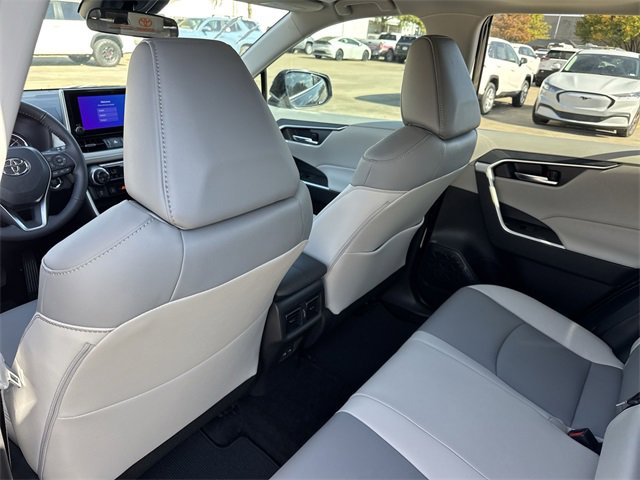 Thumbnail: 2025 Toyota RAV4 - 15