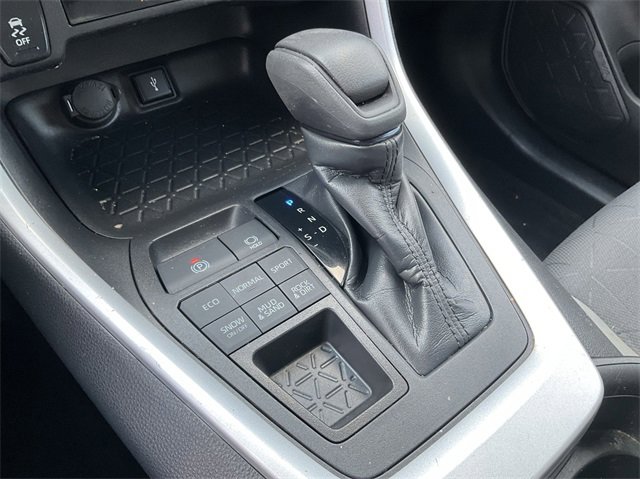 Thumbnail: 2021 Toyota RAV4 - 23