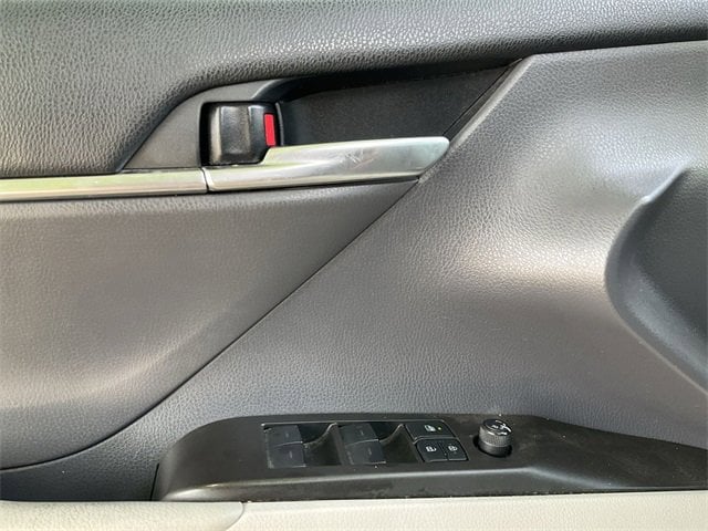 Thumbnail: 2021 Toyota Camry - 14