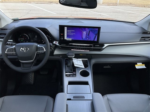 Thumbnail: 2026 Toyota Sienna - 20