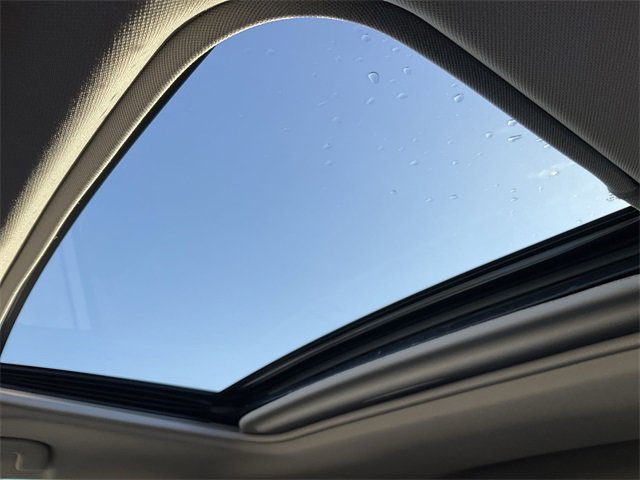 Thumbnail: 2022 Toyota RAV4 - 15