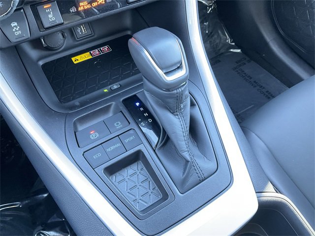 Thumbnail: 2025 Toyota RAV4 - 25