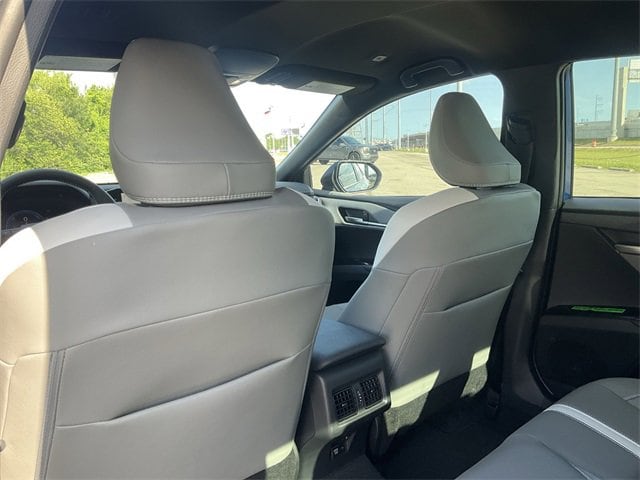 2025 Toyota Camry SE 14