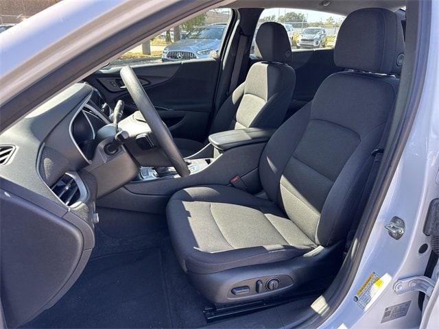 Thumbnail: 2024 Chevrolet Malibu - 12