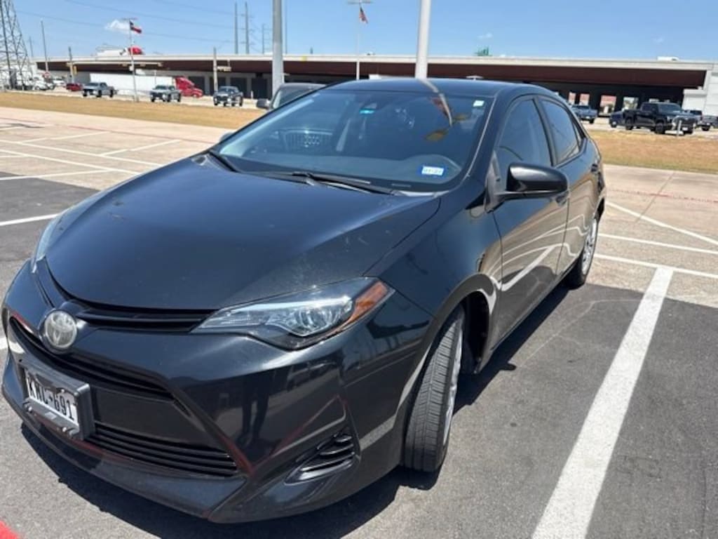 Used 2018 Toyota Corolla LE Sedan