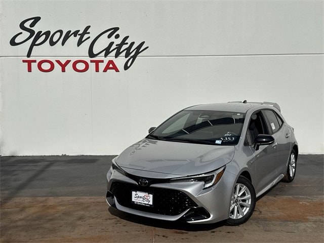 2026 Toyota Corolla Hatchback SE's photo