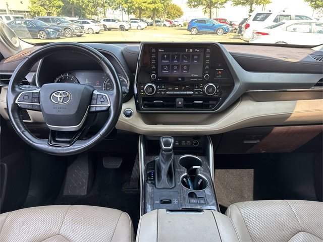 Thumbnail: 2022 Toyota Highlander - 19