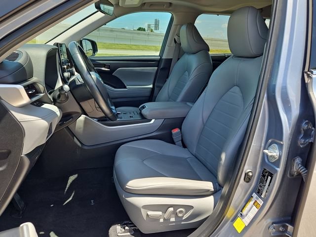 Thumbnail: 2022 Toyota Highlander - 13