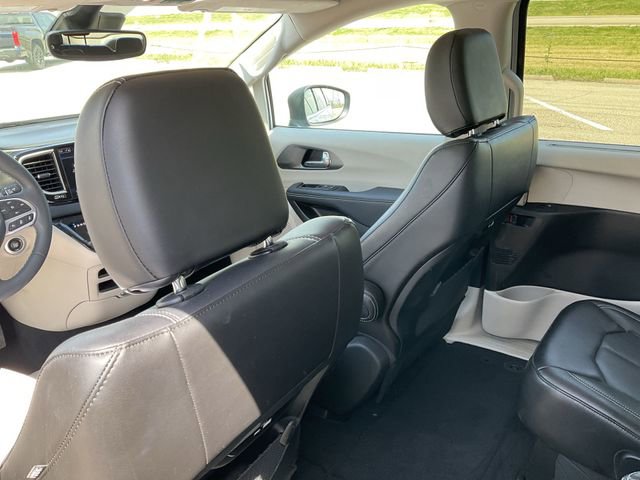 Thumbnail: 2023 Chrysler Pacifica - 14